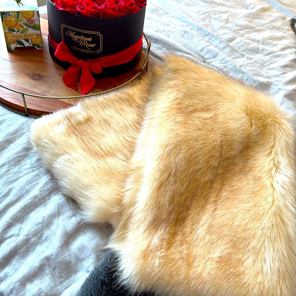 Lulu’s Fur Wrap (One Size) Worn Once